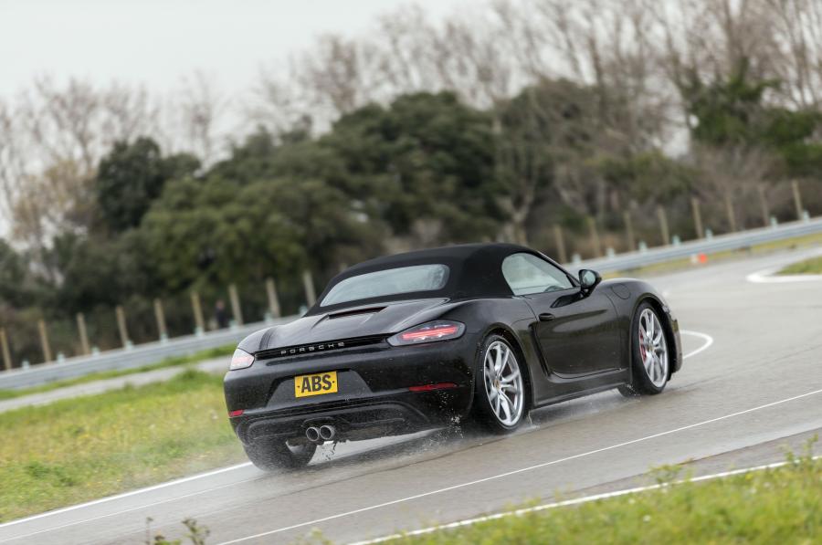  Porsche 718 Boxster S 2016 года  (фото 21 из 34)